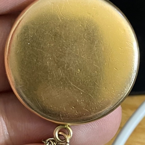 Gold Filled Mourning picture locket. - Picture 4 of 5